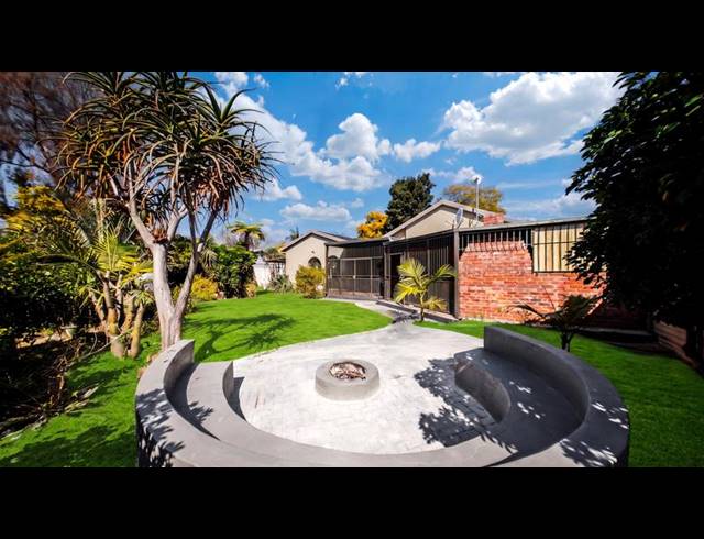 4 BEDROOM HOUSE FOR SALE IN PRETORIA GARDENS